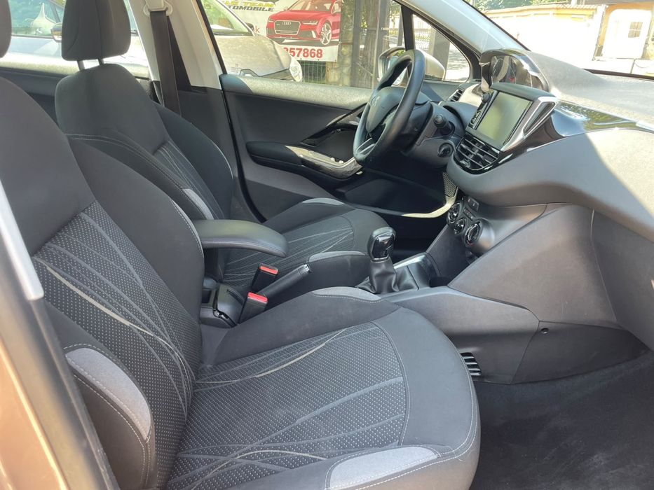Peugeot 208 1.2 benzina 90 cp 2013 euro5 RATE FIXE