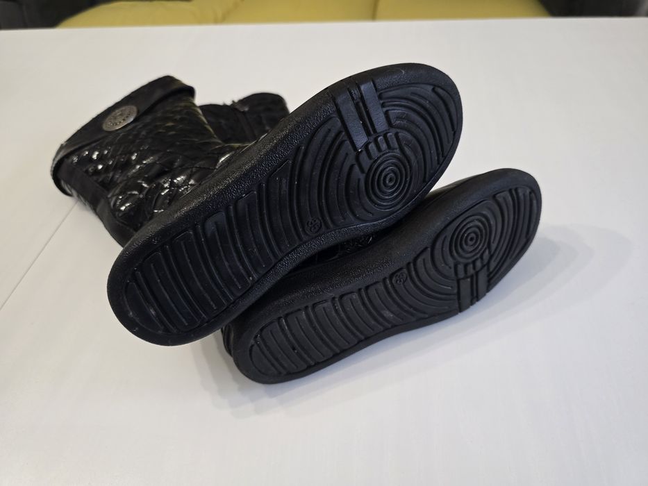 Ghete fete piele