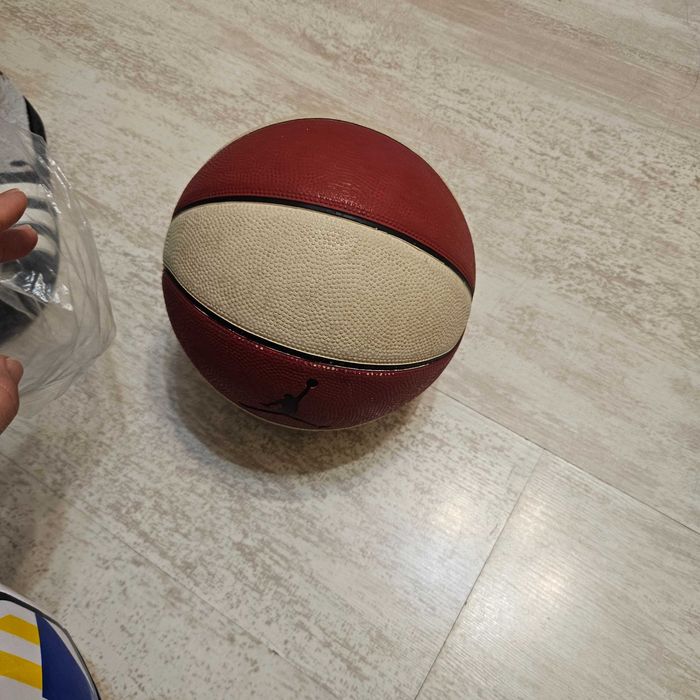 Баскетболна топка