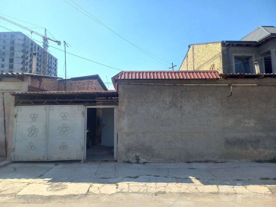 Hovli sotiladi. Mirzo-Ulugbek Oltin tepa mahallasidan