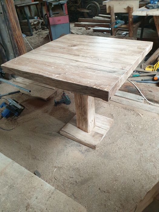 Mese din lemn de stejar recuperat