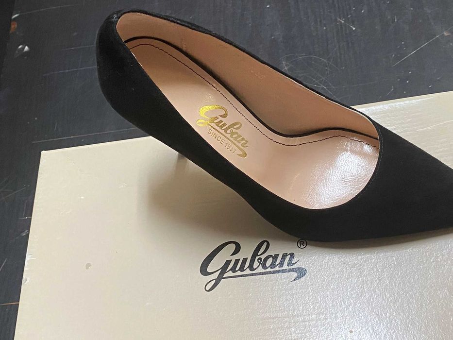 Vand pantofi Guban, noi, neincaltati, marimea 37, culoare negru.