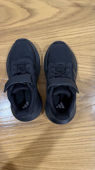 Продам детские кроссовки Adidas