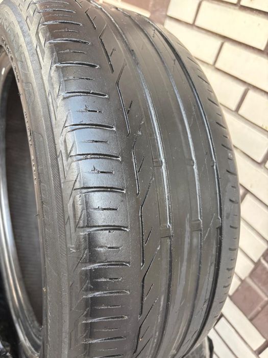 Продам два комплекта шин