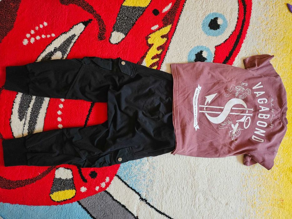 Pantaloni si tricou Vagabond