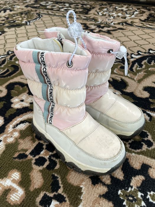 Продам детскую обувь