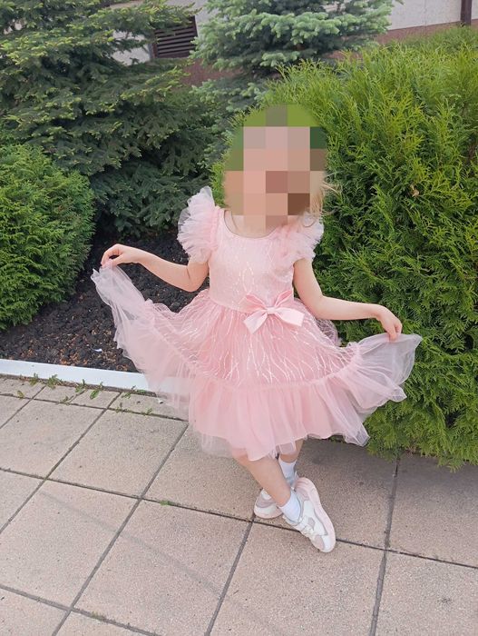 Нарядное платье для девочки