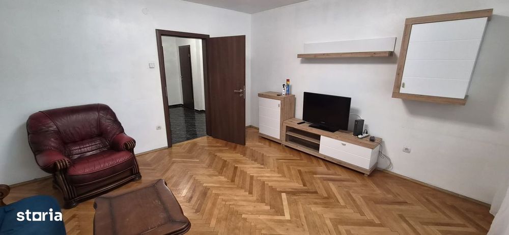 Apartament 3 Camere Etaj 1 Complex Studentesc 450 euro