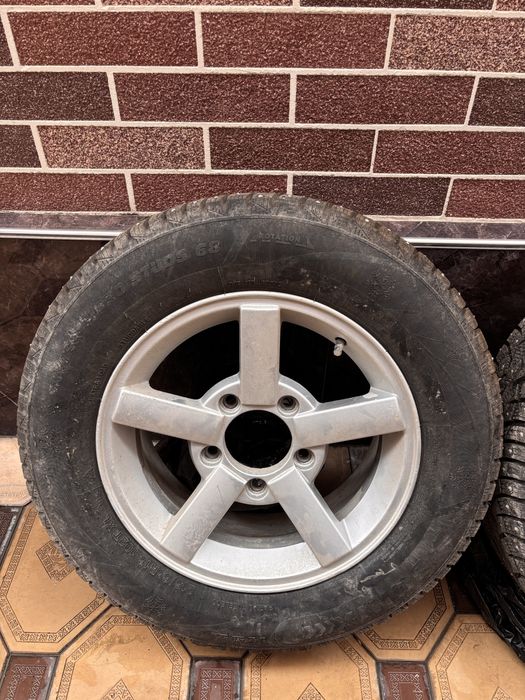 Продаются колеса от нивы.