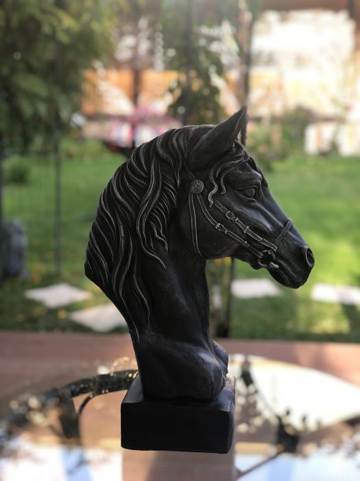 Статуи Конски Бюст (бетон)