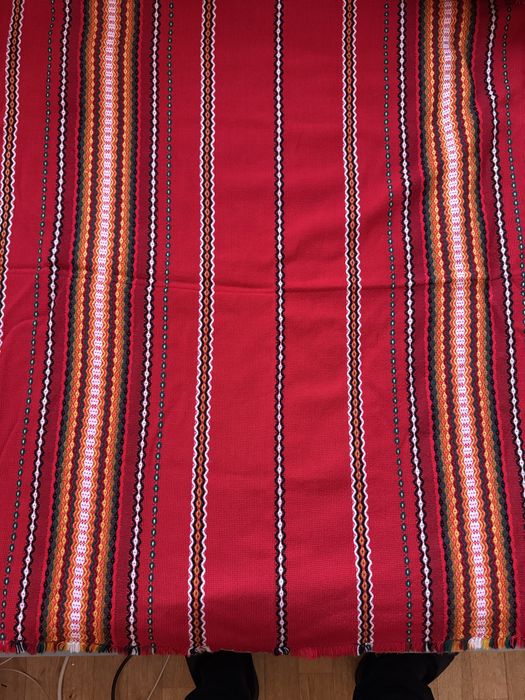 Продавам битови покривки, карета, и пантофки