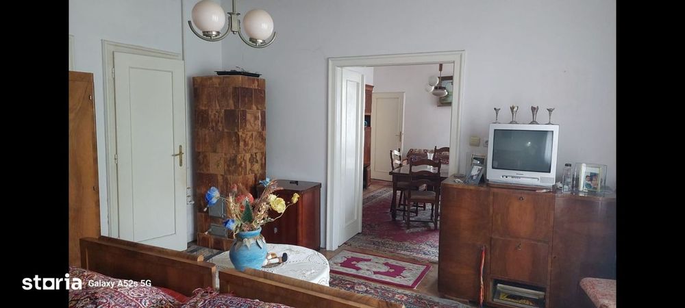 Casă cu pivniță și garaj, în Zona Elisabetin , str Eneas, Timișoara
