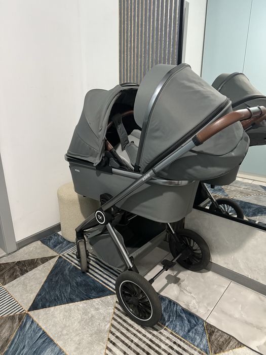 Коляска Tomix Adele