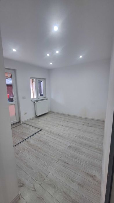 Proprietar – Casă 3 cam, baie, bucatarie,hol, camera tehnica,beci,garaj,deschidere 12,79 m, curte 200mp,Cartier Rahova
