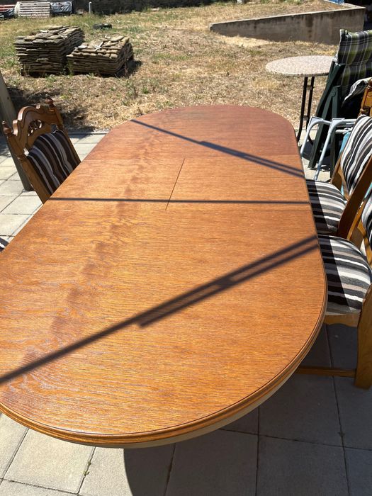 Трапезна маса  със четири стола