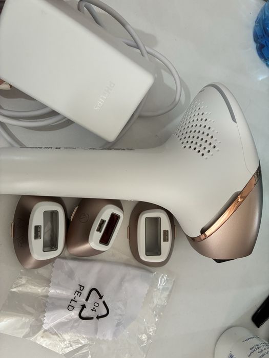 Фотоепилатор Philips Lumea Series 9900 BRI1973