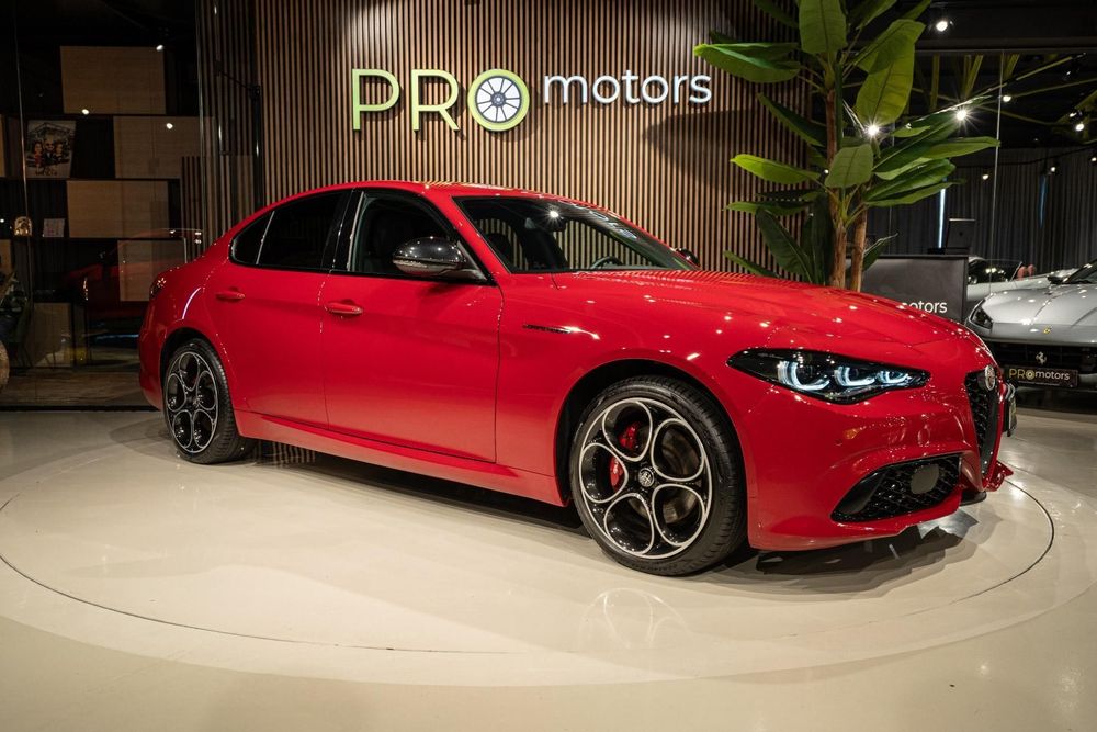 Alfa Romeo Giulia 2023 benzină, 42.404 € — imagine 3