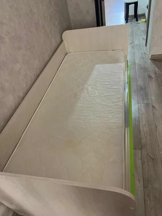 Продам детскую кровать с ортопе