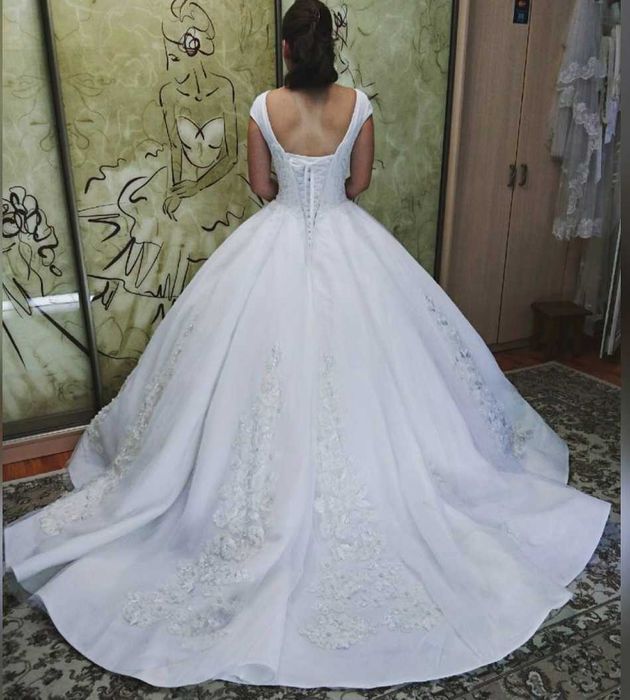 Свадебное платье. Новое