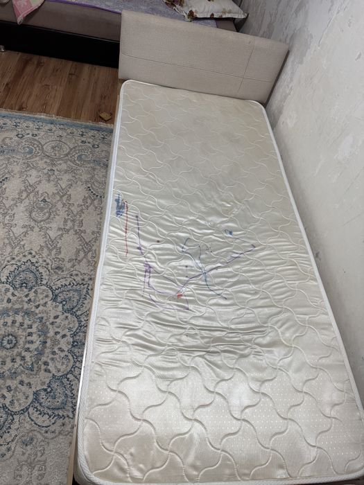 Продам кровать спальний