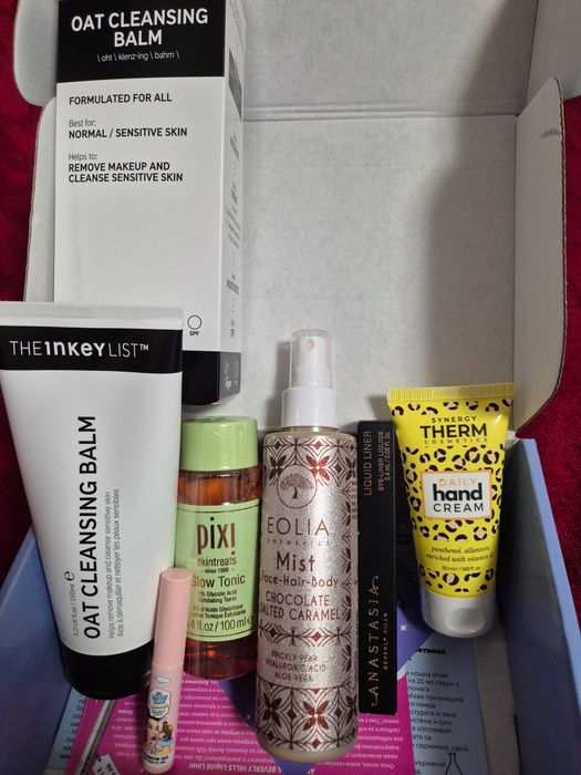 Лот с козметика. Bellebox и Good box