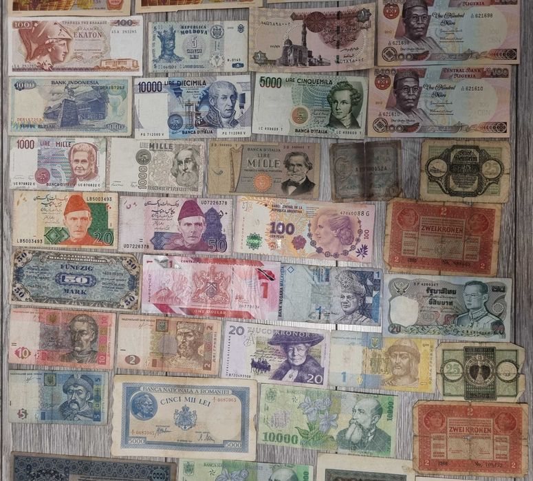 Lot 60 bancnote din diferite tari