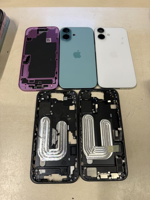 Carcasa originala iphone 16