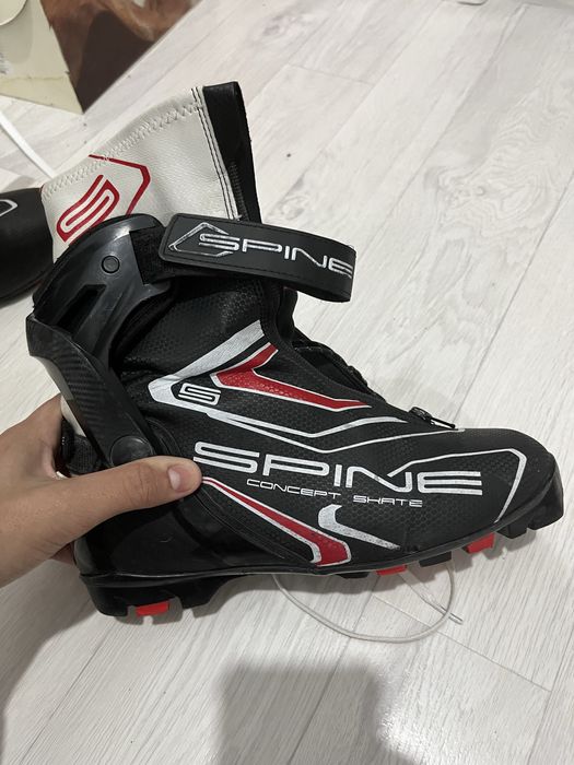 Ботинки для лыжи spine