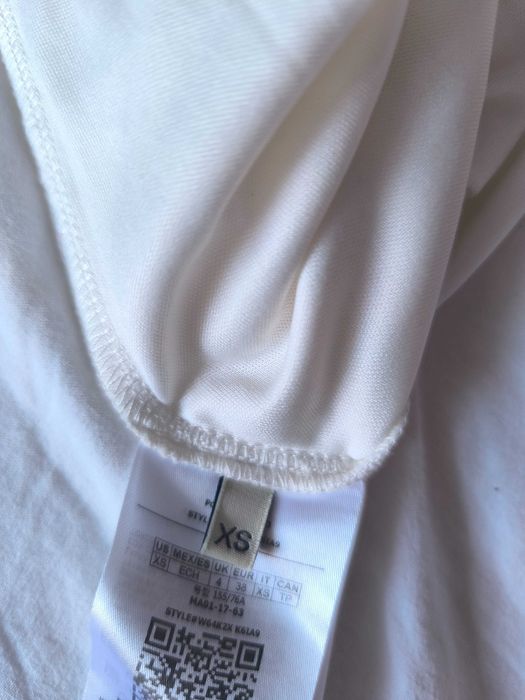 Рокля GUESS, размер XS, гр. обиколка 80см, от мишница до долу 60см.