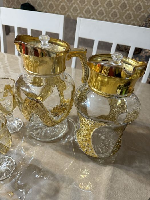 Бокалы и графины