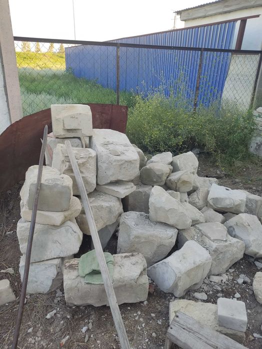Кирпичи шифер дрова