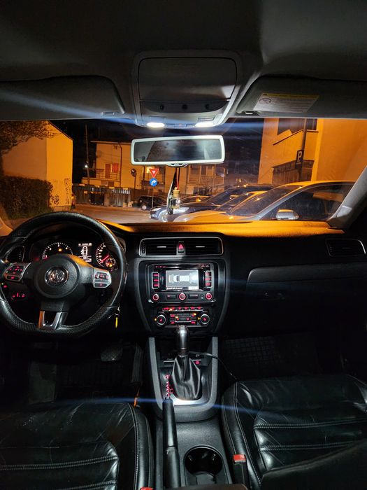 VOLKSWAGEN Jetta 2011 — imagine 5