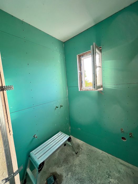 Ремонт на баня, плочкаджия