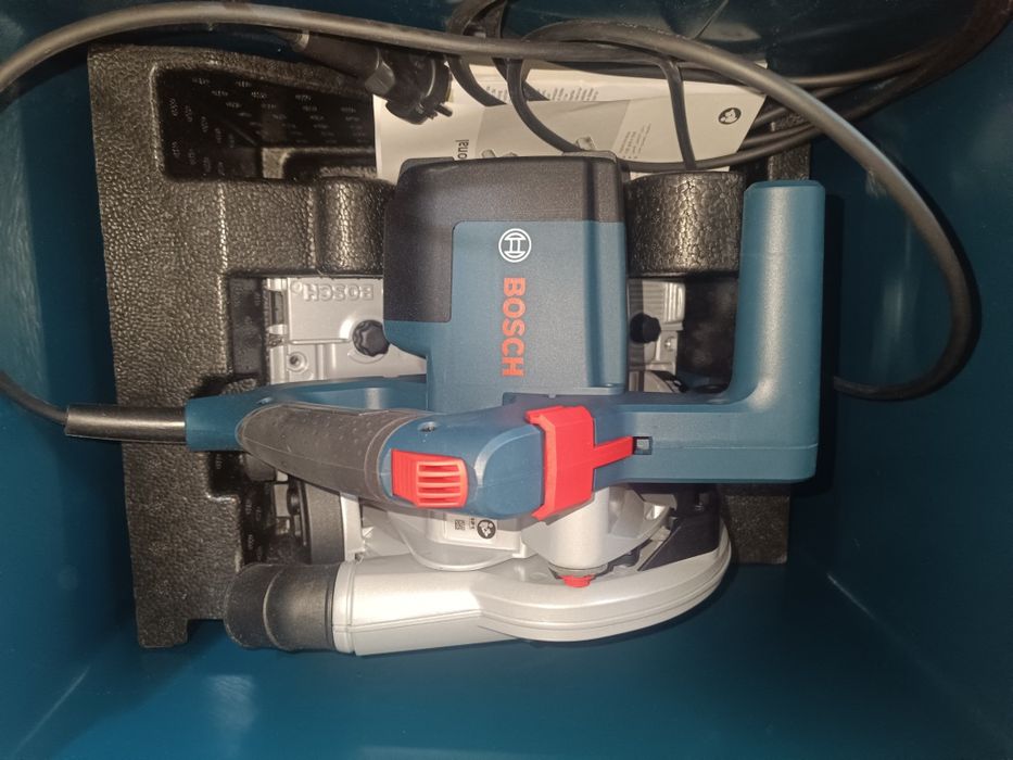 Bosch - GKT 55 GCE - Fierăstrău circular, 1400W, 165x20mm, valiza specială din plastic