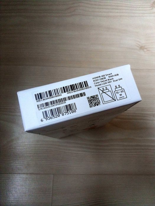 Продавам телефон HONOR 400 Smart 5G Velvet Black