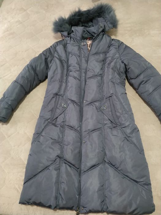 Отдам даром зимние куртки женские