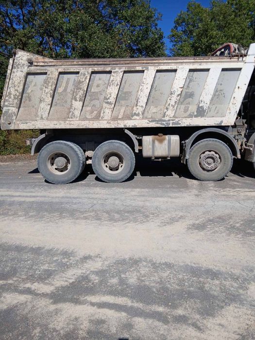 Продавам камион Мерцедес