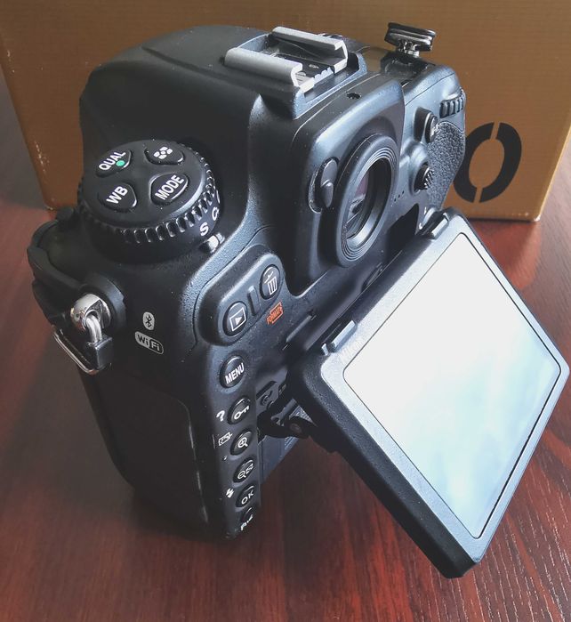 Nikon D500 (pachet complet cu extra accesorii)