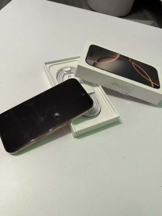 Iphone 16 pro gold