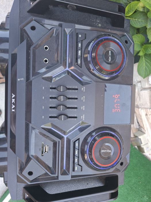 Тонколона   AKAI