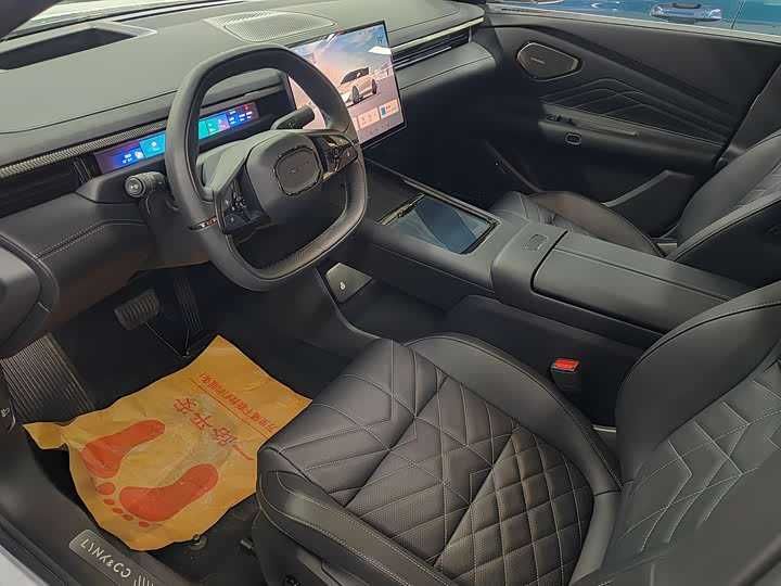 Lynk & Co 10 — 120 AWD Ultra