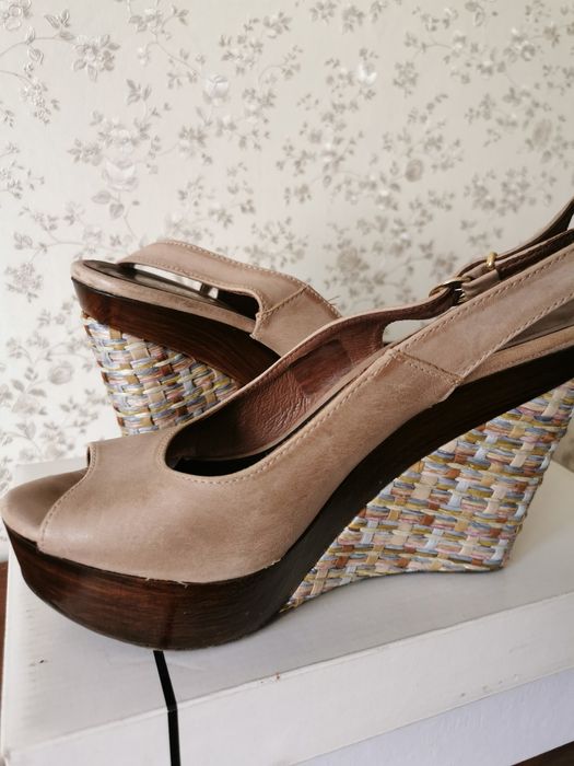 Босоножки летние