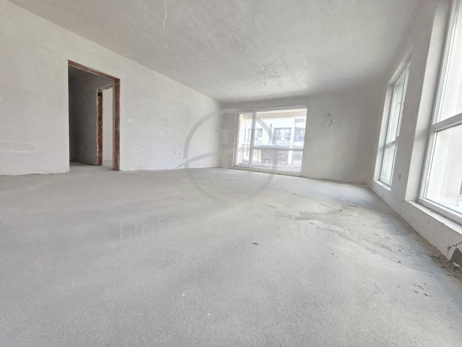 Продава се Тристаен апартамент в Пловдив, Христо Смирненски - 122 кв.м за 849 €/кв.м - Снимка #2