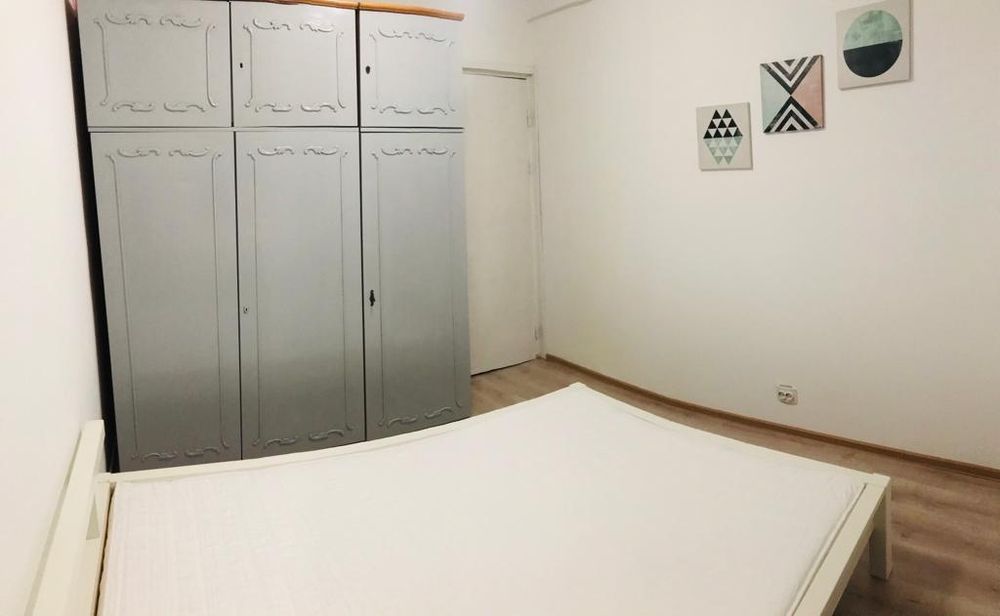Închiriez apartament pe bulevardul Unirii