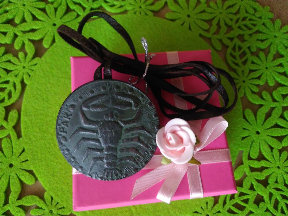 Колие "Зодия Рак" кожено