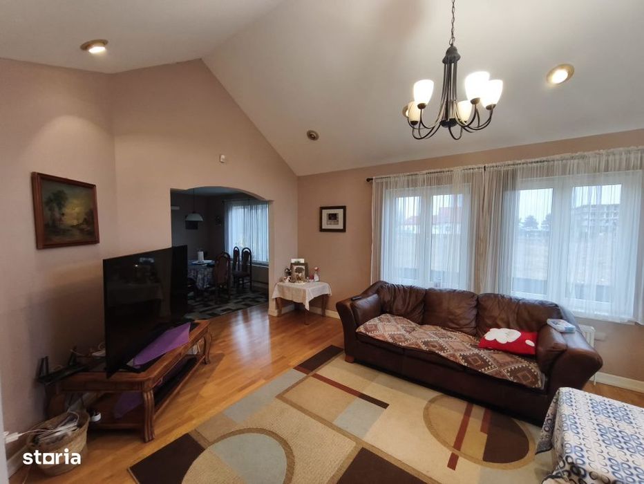 Casa in stil american, 120mp, 2450mp teren, Radauti