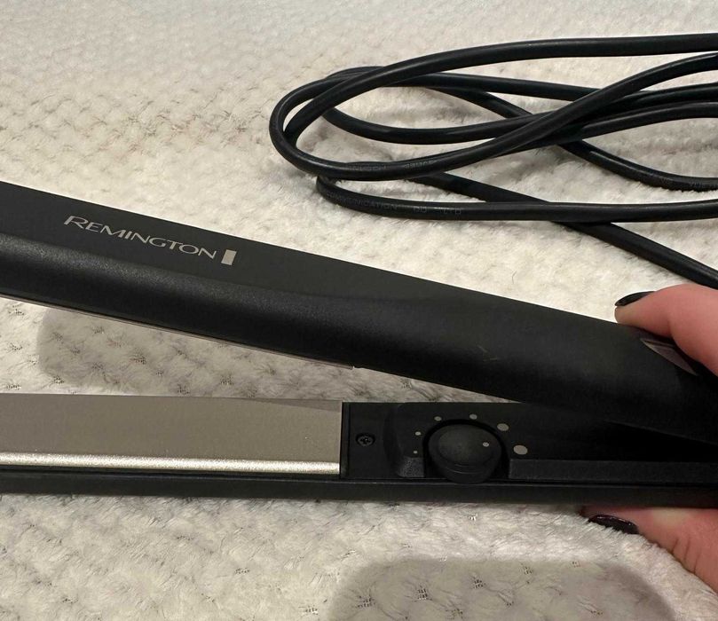 Placa de indreptat parul REMINGTON S1005, 230 grade, negru-bej