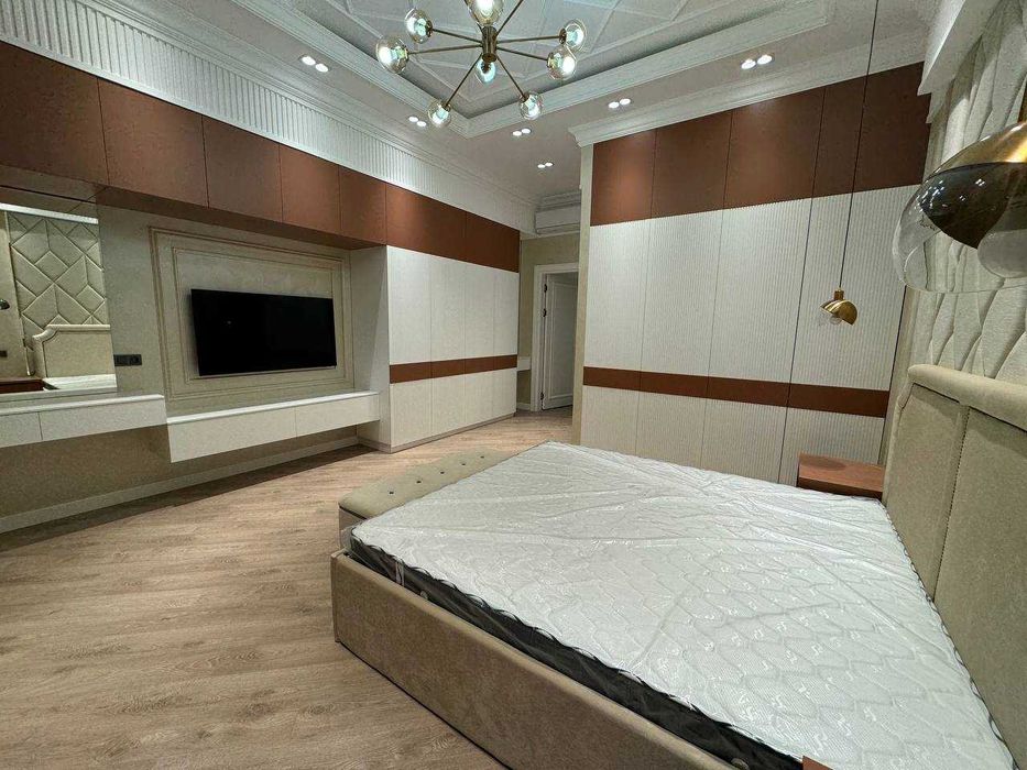 London — квартира в кирпичном доме с качественным ремонтом ;Дархан