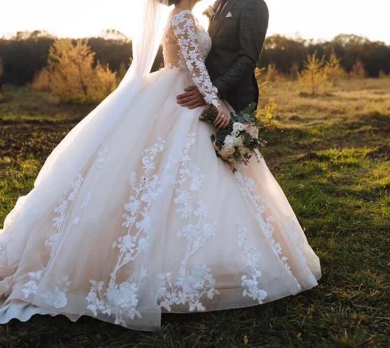 Vand rochie de mireasa