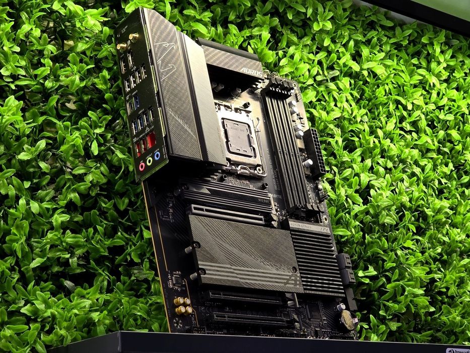 Комплект AORUS B650 ELITE AC + Ryzrn 9 7900X3D